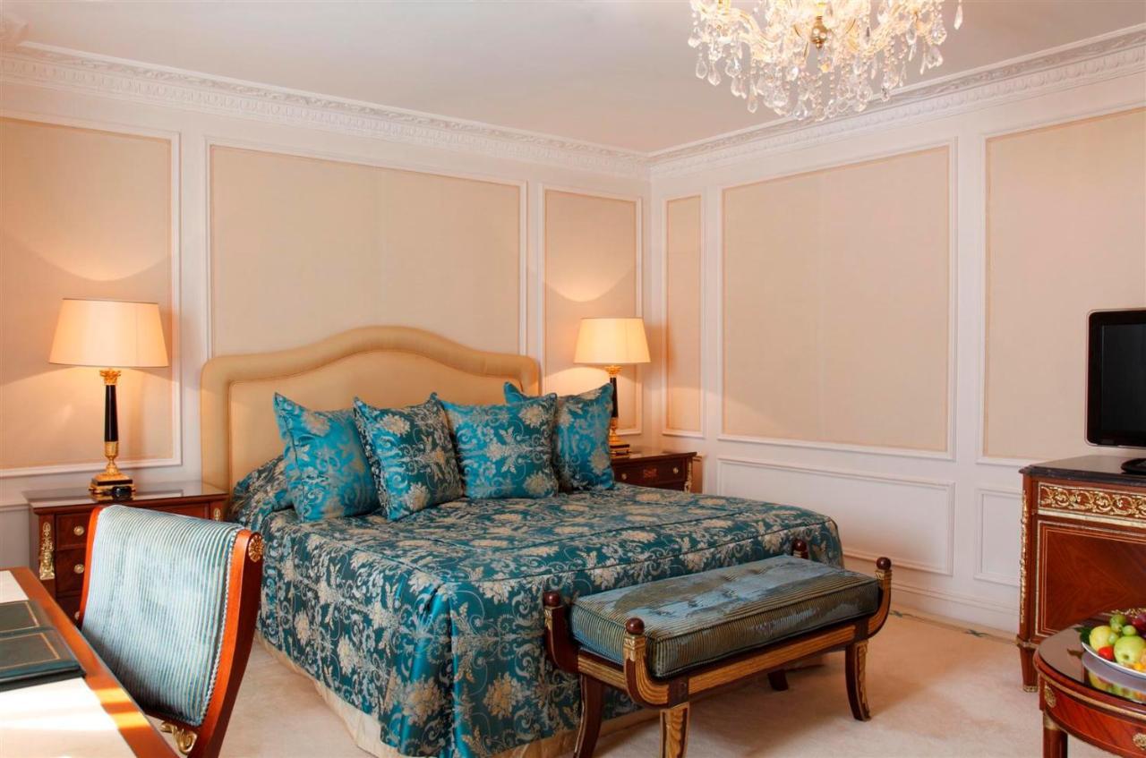 Bentley London Hotel Room photo