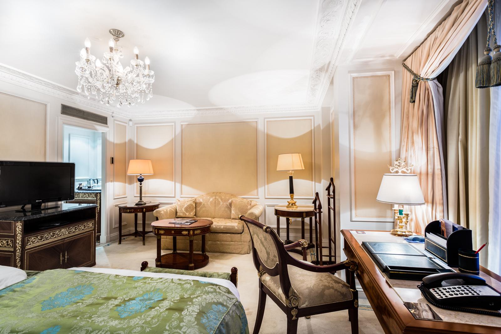 Bentley London Hotel Exterior photo