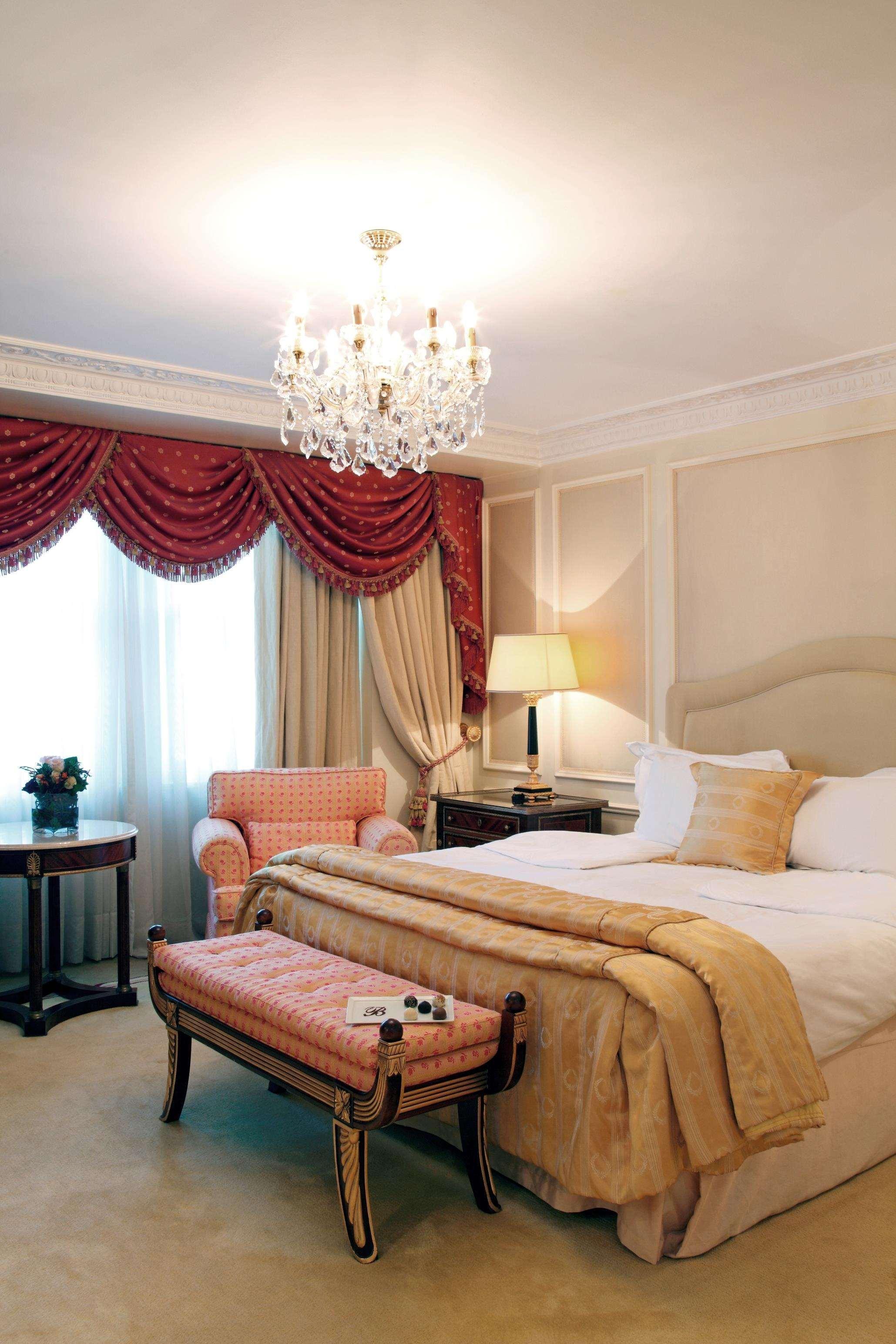 Bentley London Hotel Exterior photo