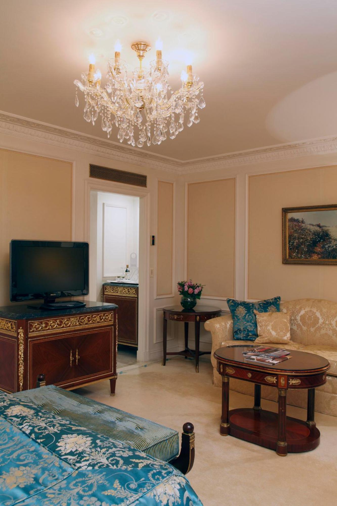 Bentley London Hotel Exterior photo