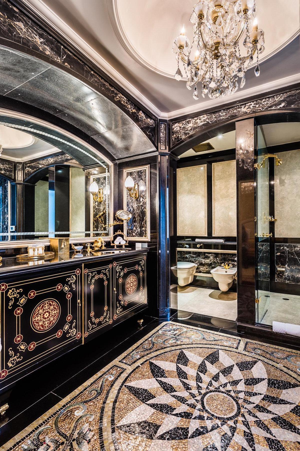 Bentley London Hotel Exterior photo